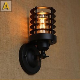 Escaliers de couloir sombres, le balcon de la tête d'un lit, lampe murale décorative